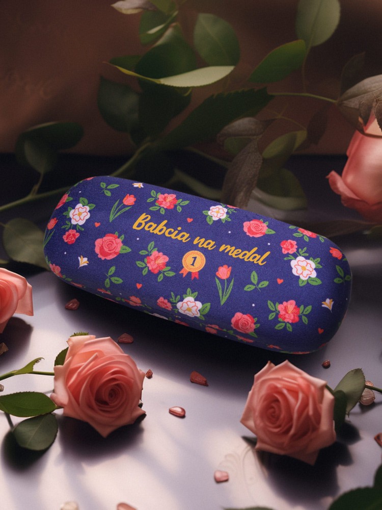 BABCIA NA MEDAL / etui na okulary