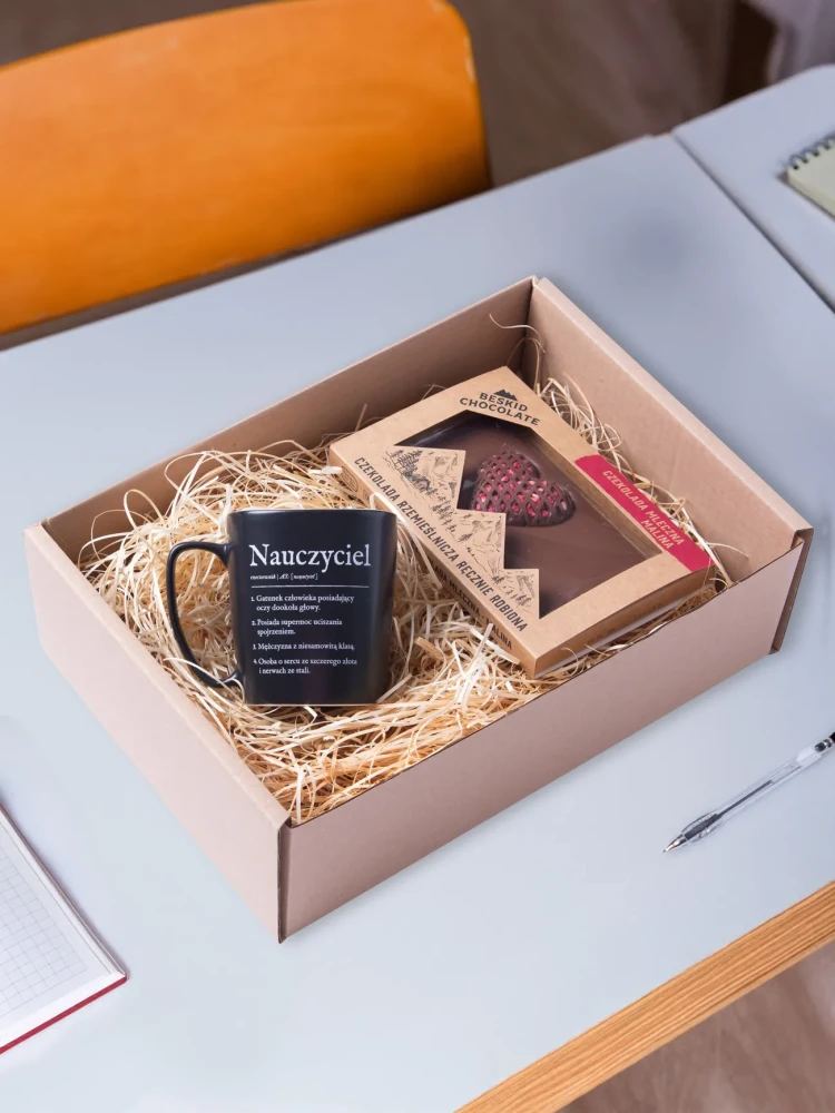 NAUCZYCIEL / UNIWERSALNY ZESTAW DLA NAUCZYCIELA (kubek + czekolada)