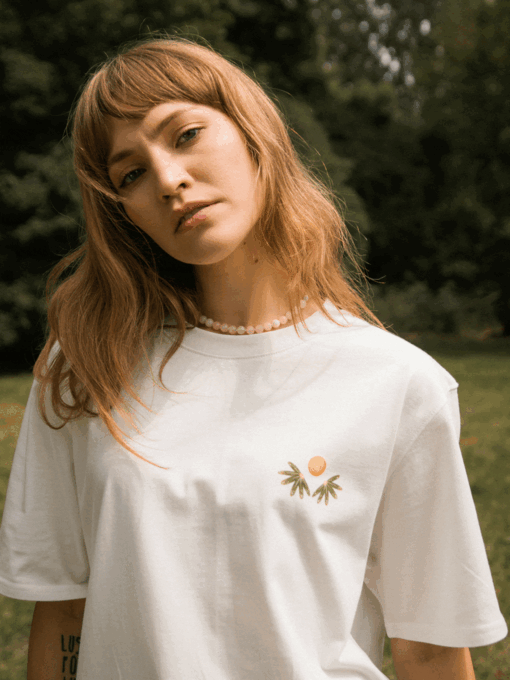 BUT W BUTONIERCE / Bruno Jasieński / koszulka oversize unisex  / złamana biel