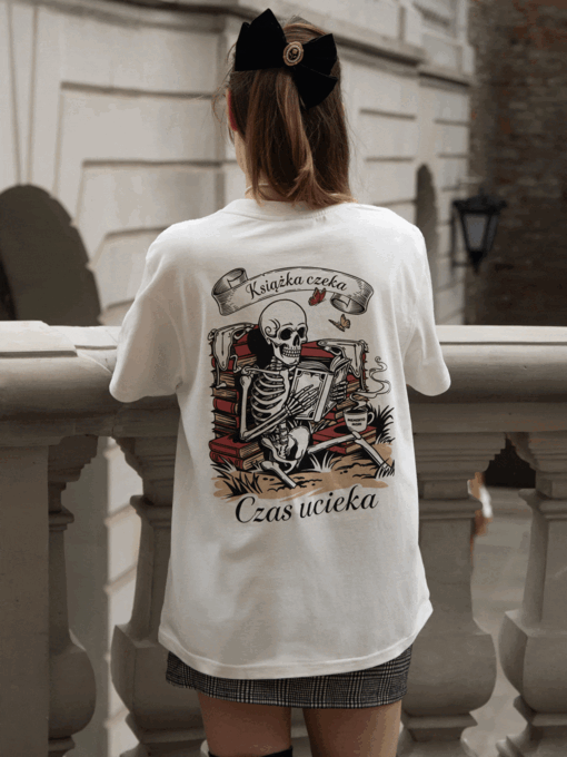 KSIĄŻKA CZEKA. CZAS UCIEKA / koszulka oversize unisex / złamana biel