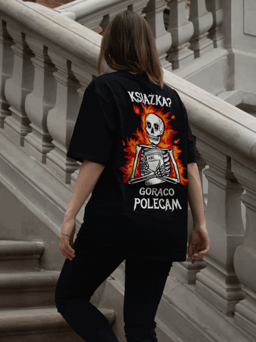 KSIĄŻKA? GORĄCO POLECAM / koszulka oversize unisex / czarna