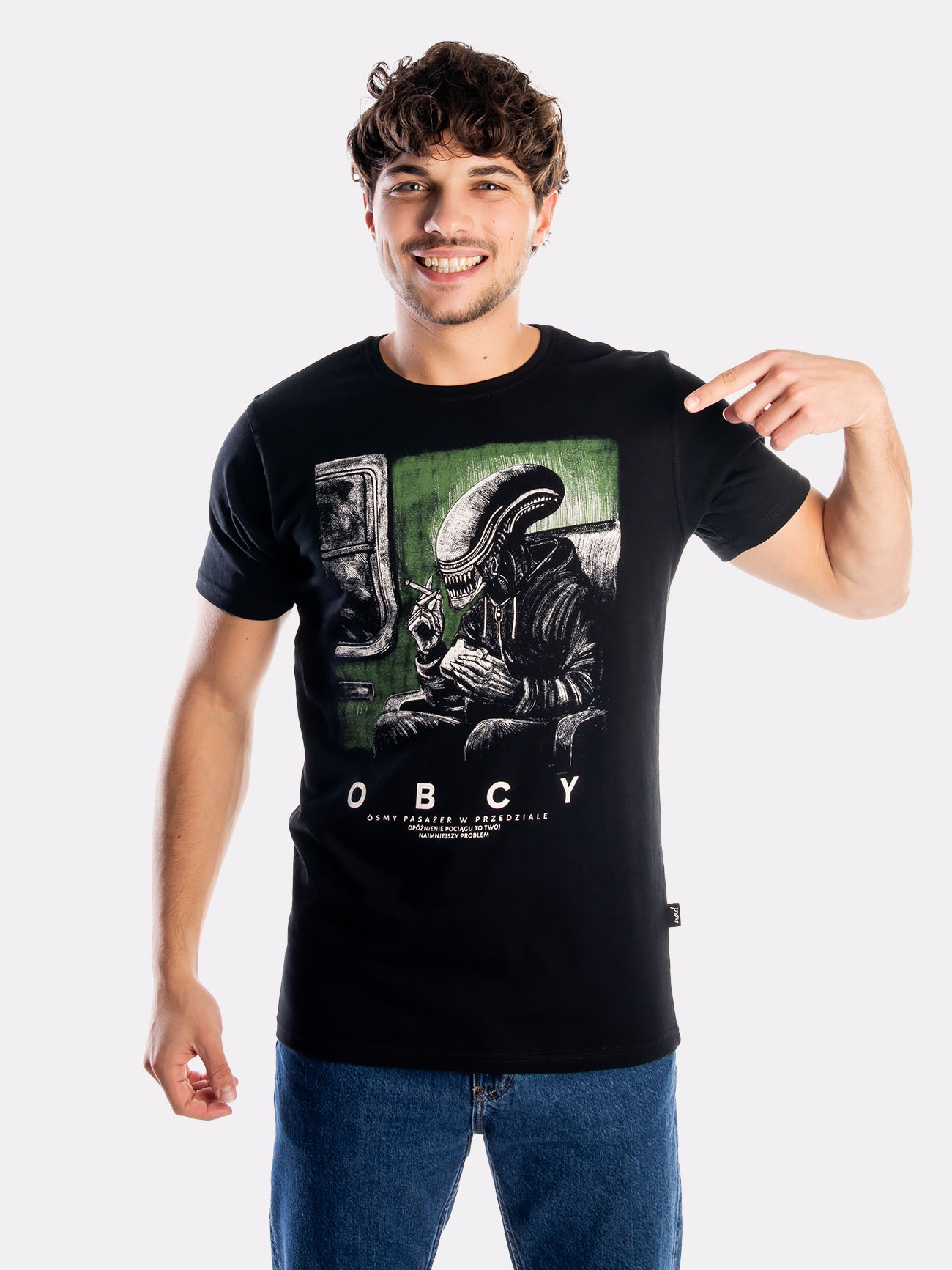 OBCY / PigOut x Nadwyraz.com / koszulka męska / czarna prezent dla kinomaniaka prezent dla fana retro